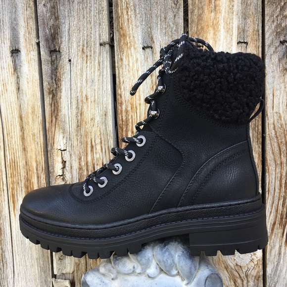 Nwt Steve Madden Keystone Lace Up Boot 